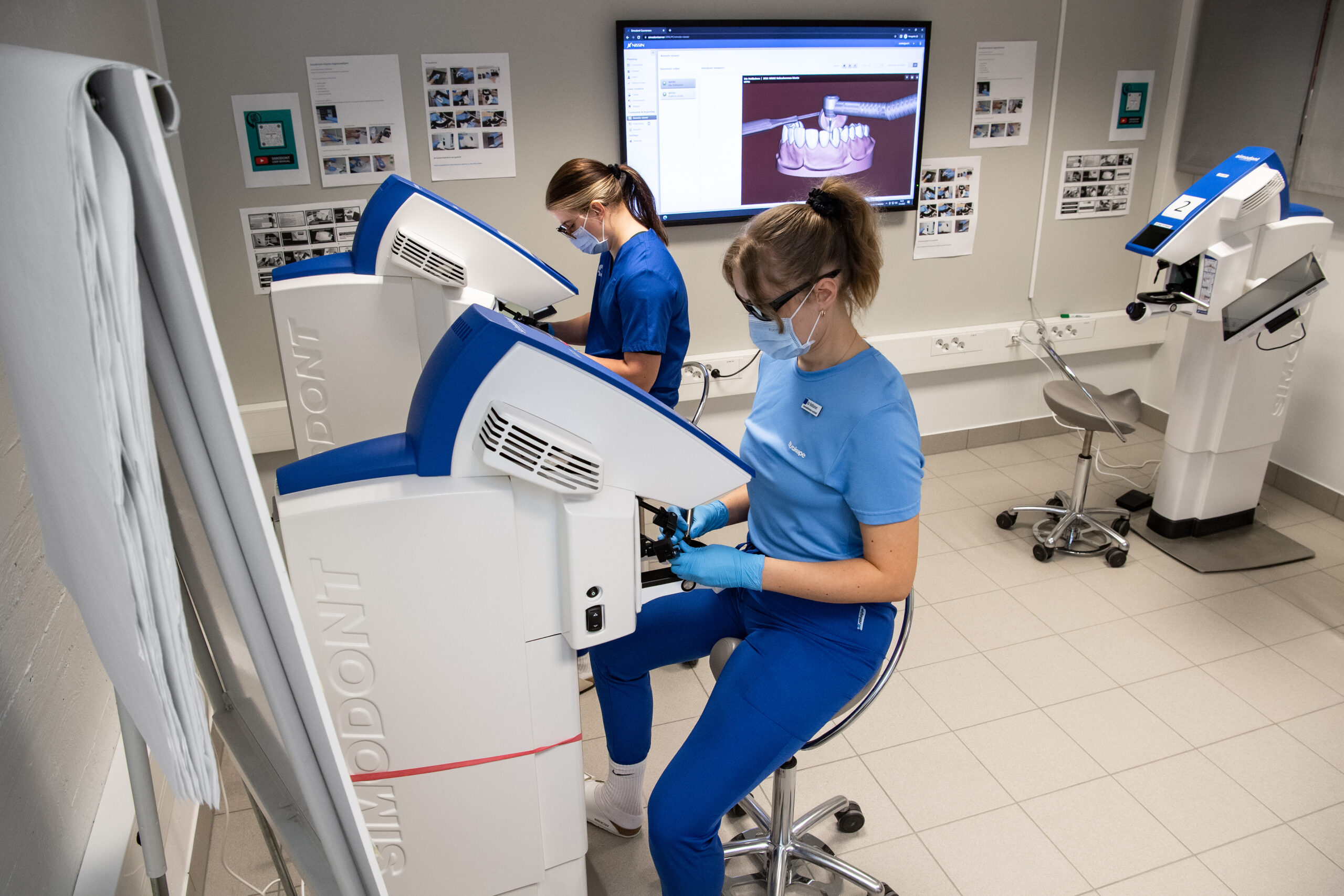 University of Helsinki starts with Simodont dental trainer Simodont Dental Trainer